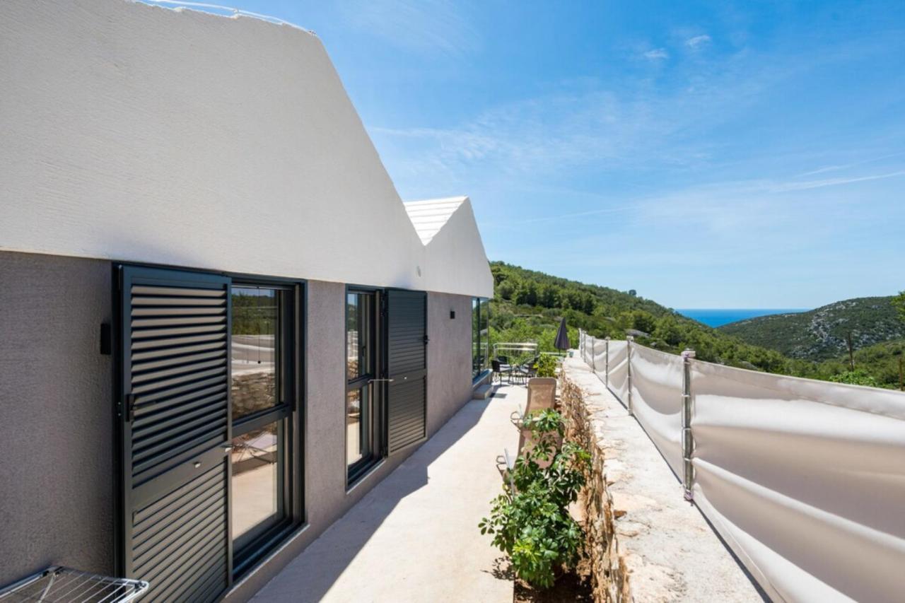 Rural House Pikola With Sea View On Vis Island Villa คอมีชา ภายนอก รูปภาพ