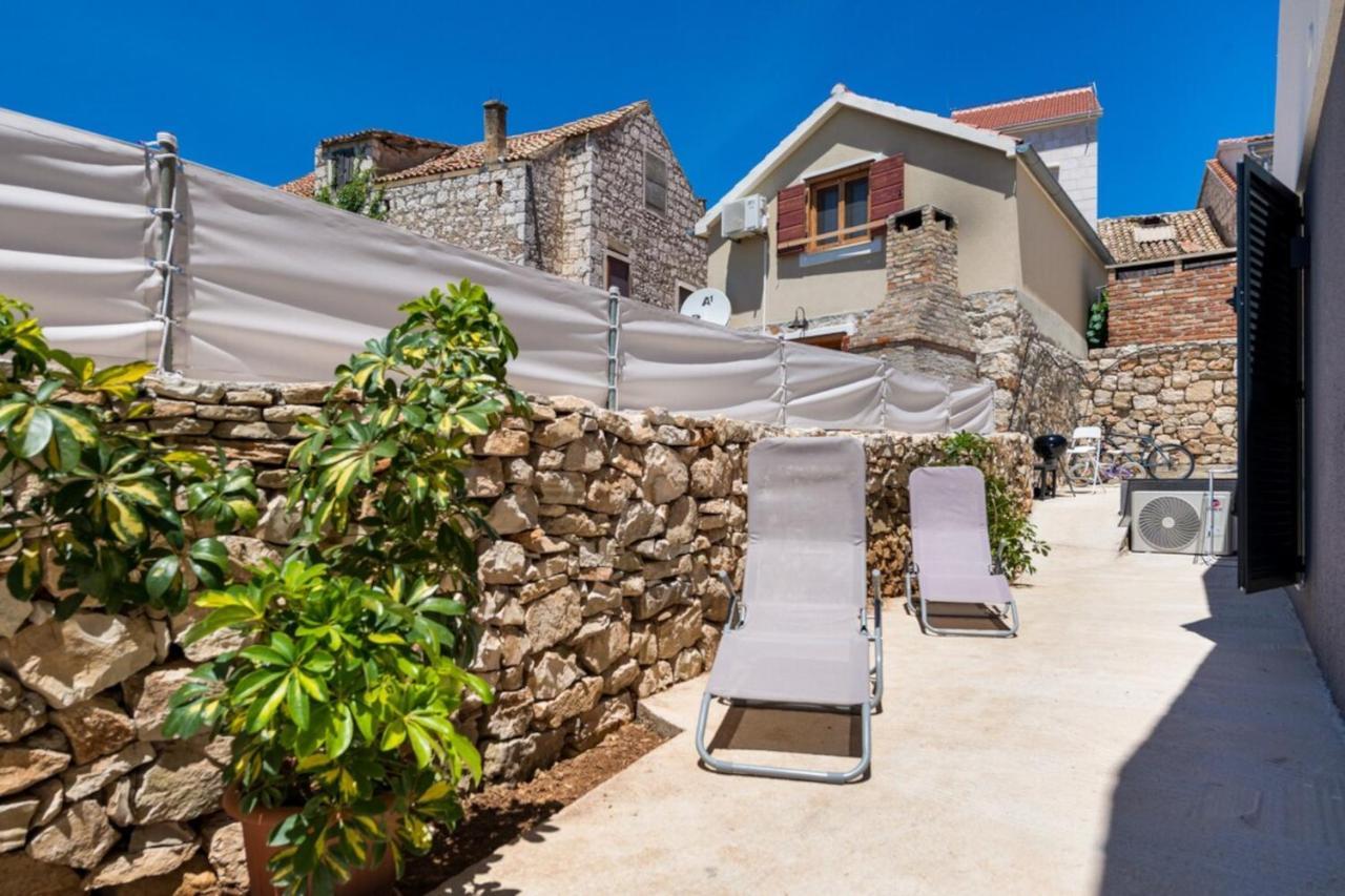 Rural House Pikola With Sea View On Vis Island Villa คอมีชา ภายนอก รูปภาพ