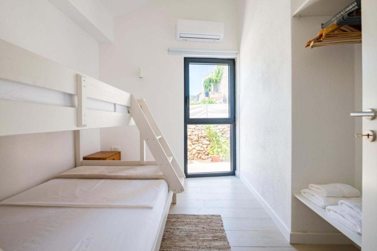 Rural House Pikola With Sea View On Vis Island Villa คอมีชา ภายนอก รูปภาพ