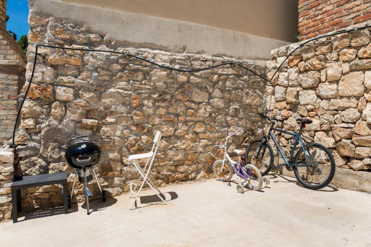 Rural House Pikola With Sea View On Vis Island Villa คอมีชา ภายนอก รูปภาพ